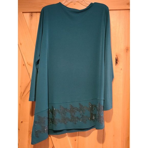 Susan Graver Artisan Size 1X Liquid Knit Tunic with Asymmetric Hem Embellished - Picture 3 of 16